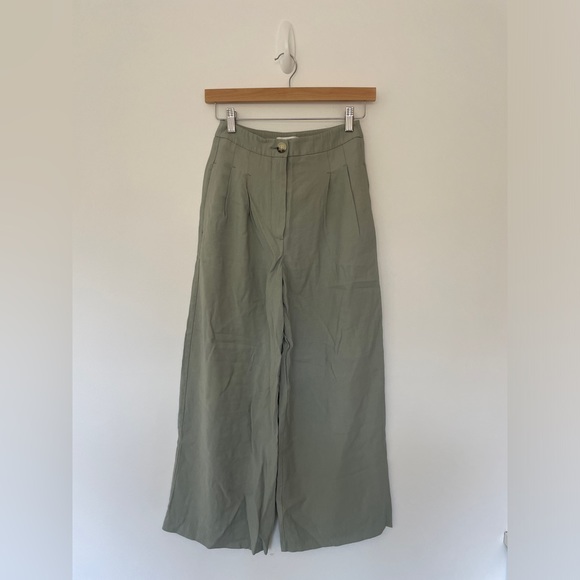 Top shop Sandy Pleated Wide Leg Crop Pants in Sage, Size 2 - Picture 2 of 5
